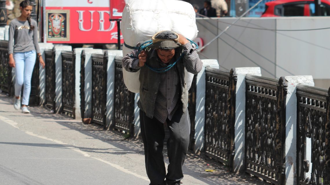 Mussoorie, Benog et taxi collectif